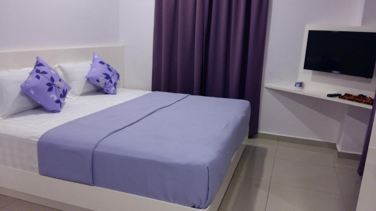 Lavender Riverside Hotel Malacca Exteriör bild